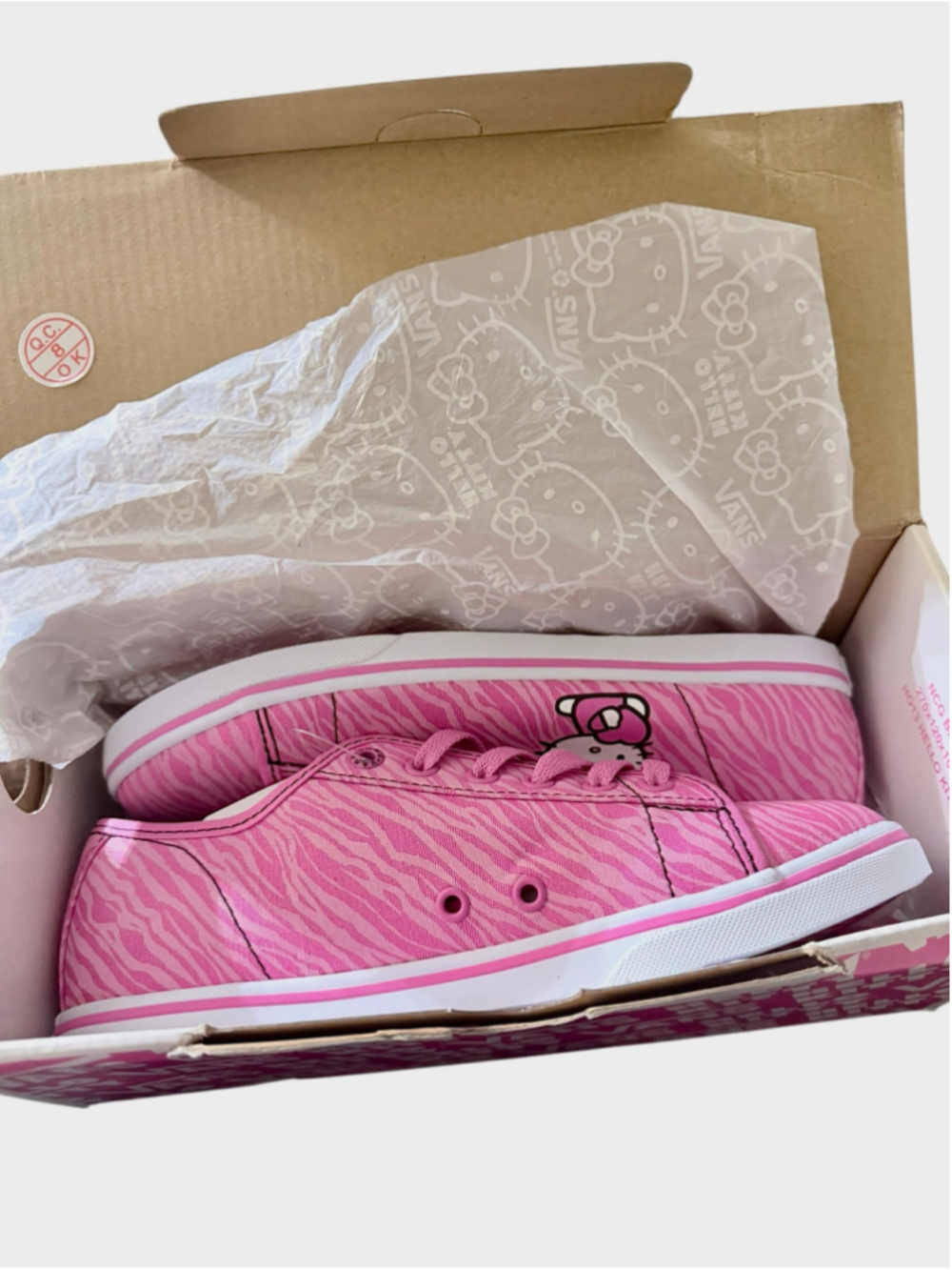 Women's Vans Hello Kitty Sneakers Size 7 Pink Zebra Print